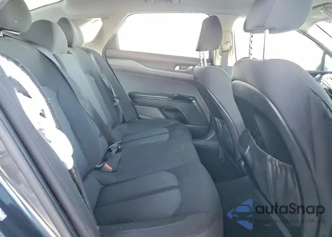 2021 Kia K5 Lxs z USA, uszkodzony, nr VIN 5XXG14J26MG044267